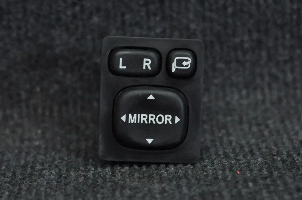 Other switches/knobs/shifts – Toyota iQ (2008-)