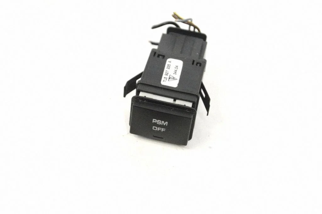 Citi slēdži/rokturi/pārslēdži 7L5927225A