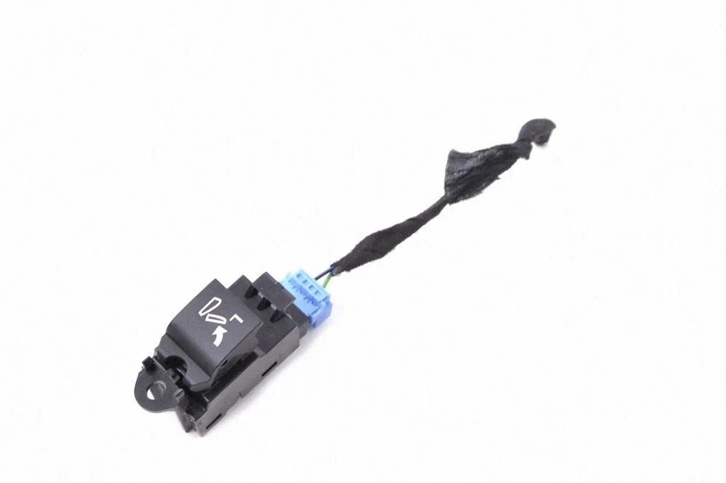 Muud lülitid / nupud / hoovad FK7214B705AA