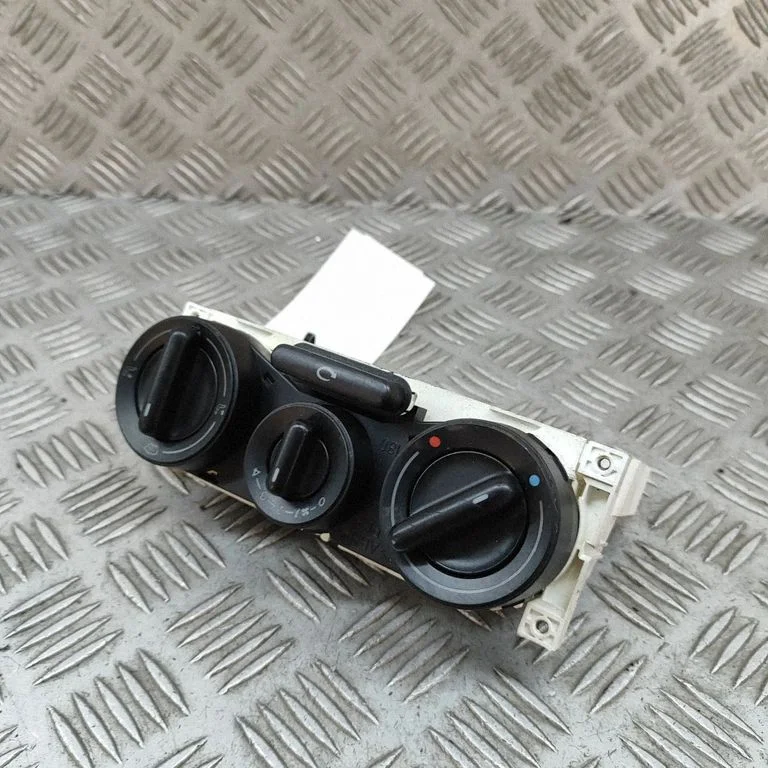 Salona ventilatora regulēšanas slēdzis 1C0819045D