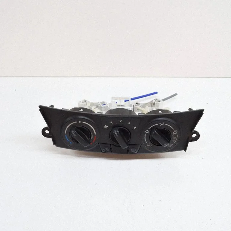 Salongiventilaatori reguleerimise lüliti – Suzuki Swift II (2010-2016)