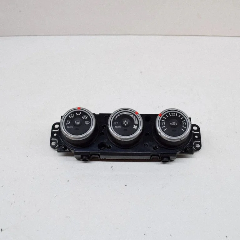 Salona ventilatora regulēšanas slēdzis – Mitsubishi Outlander (2007-2012)