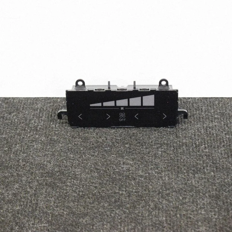 Interior fan control switch P3134678831346788