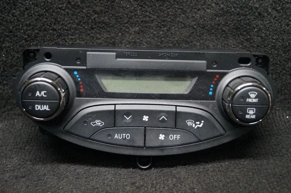 Salongiventilaatori reguleerimise lüliti – Toyota Yaris (2012-2014)