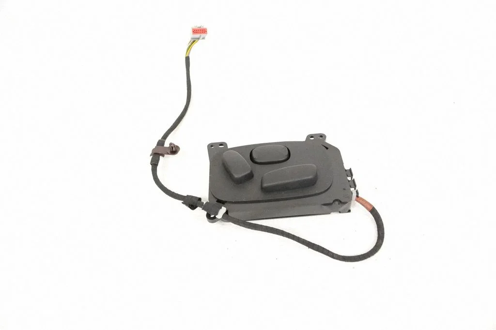 Sēdekļu regulēšanas slēdzis (-ži) 8X2314B566KA