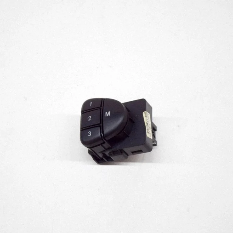 Sēdekļu regulēšanas slēdzis (-ži) 2W9314776BB
