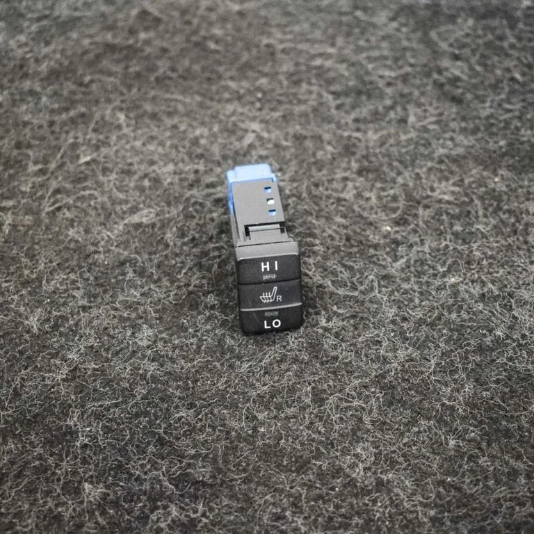 Sēdekļu apsildes slēdzis 7852A40