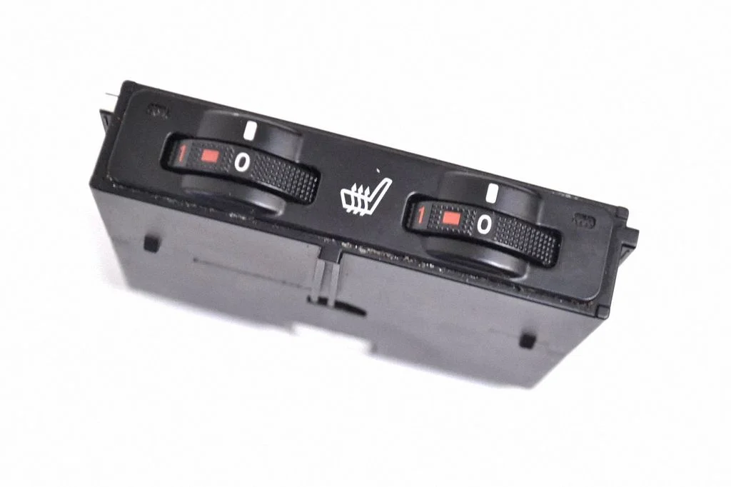 Seat heating switch – Lexus GS 300 350 430 450H (2005-2012)