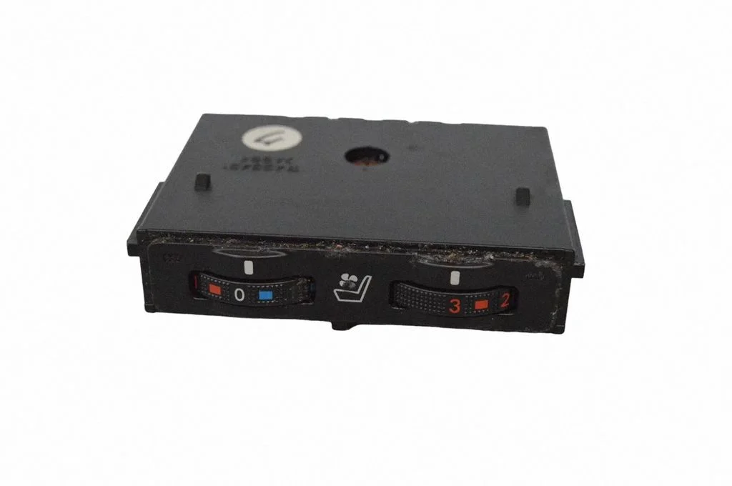Seat heating switch – Lexus GS 300 350 430 450H (2005-2012)