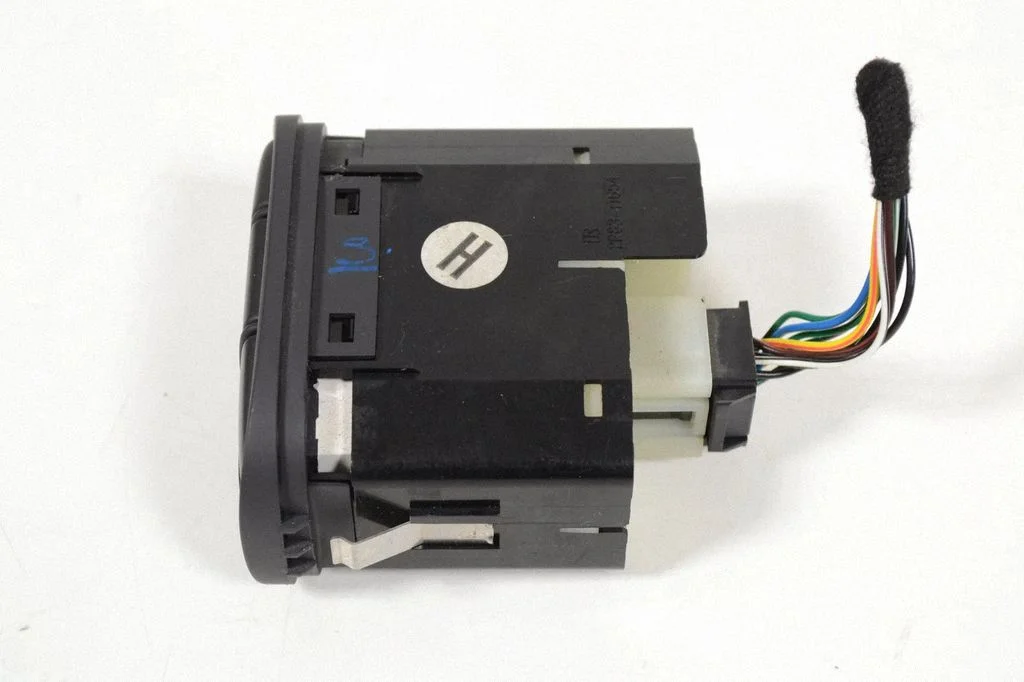 Light switch 2R8311654