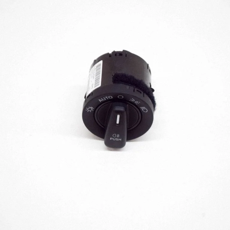 Light switch 10099183