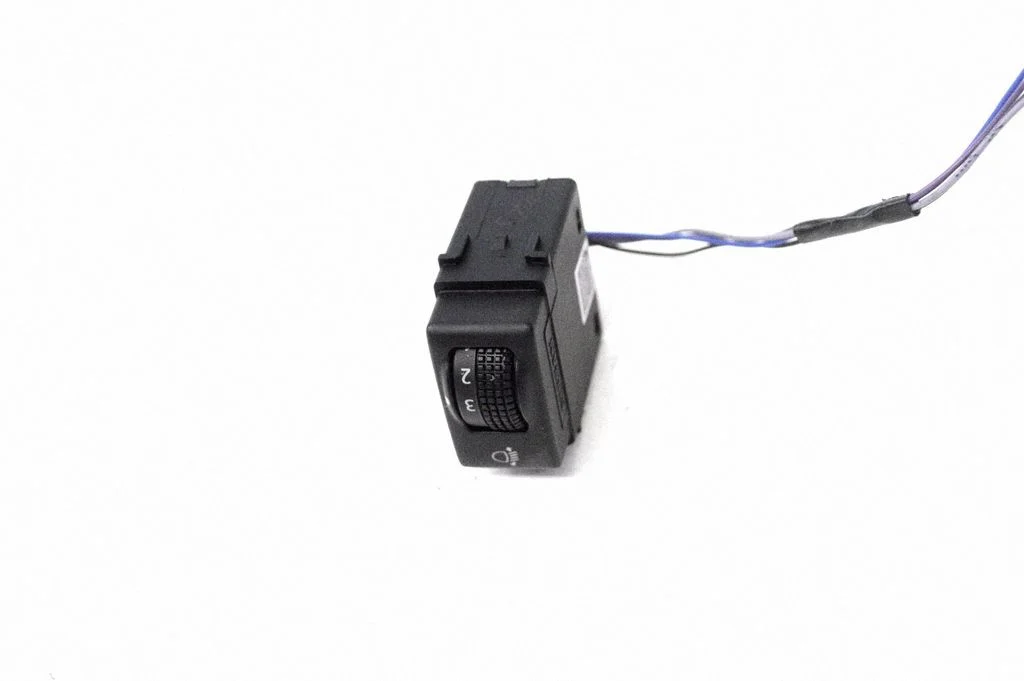 Lukturu augstuma regulēšanas slēdzis 25190BV80A