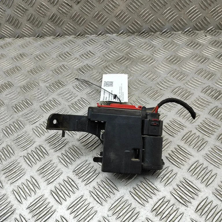 Strāvas izlīdzināšanas relejs 8W0941823D