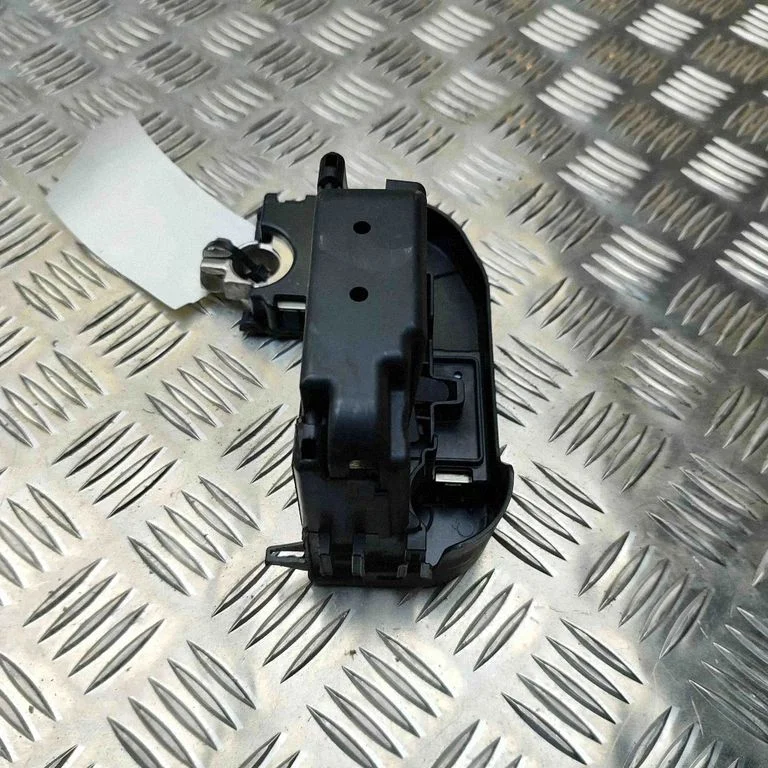 Vooluregulaatori relee 7T0915459A