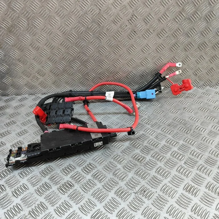Strāvas izlīdzināšanas relejs M8A214516CC