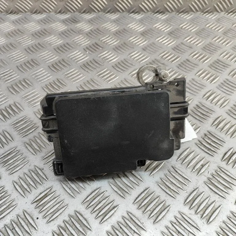 Current control relay 2Q0937548D