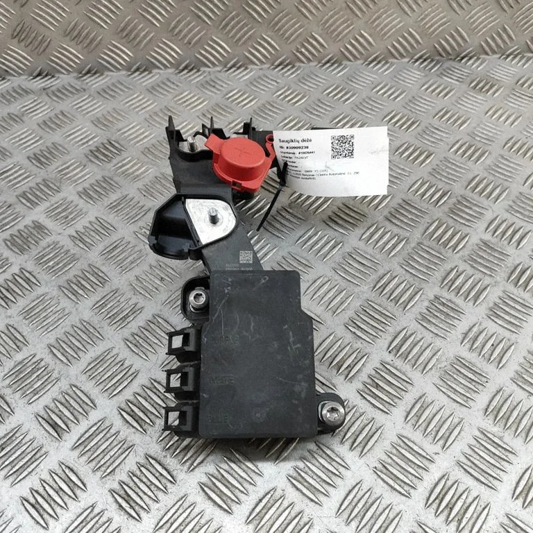 Vooluregulaatori relee 6841550