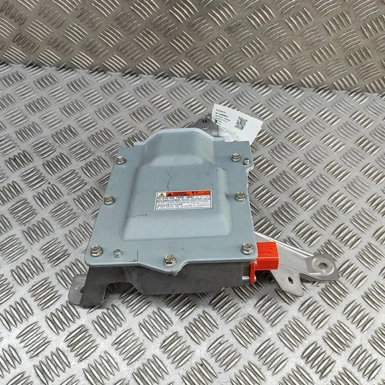 Current control relay – Lexus RX 450H (2016-)