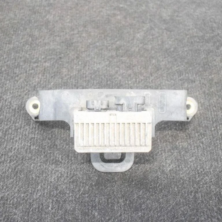 Eelsüüteküünalde relee BK2112B681AA