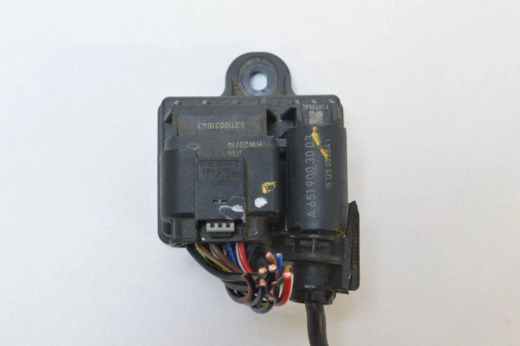 Kvēlsveču priekšuzsildes relejs 15125003841