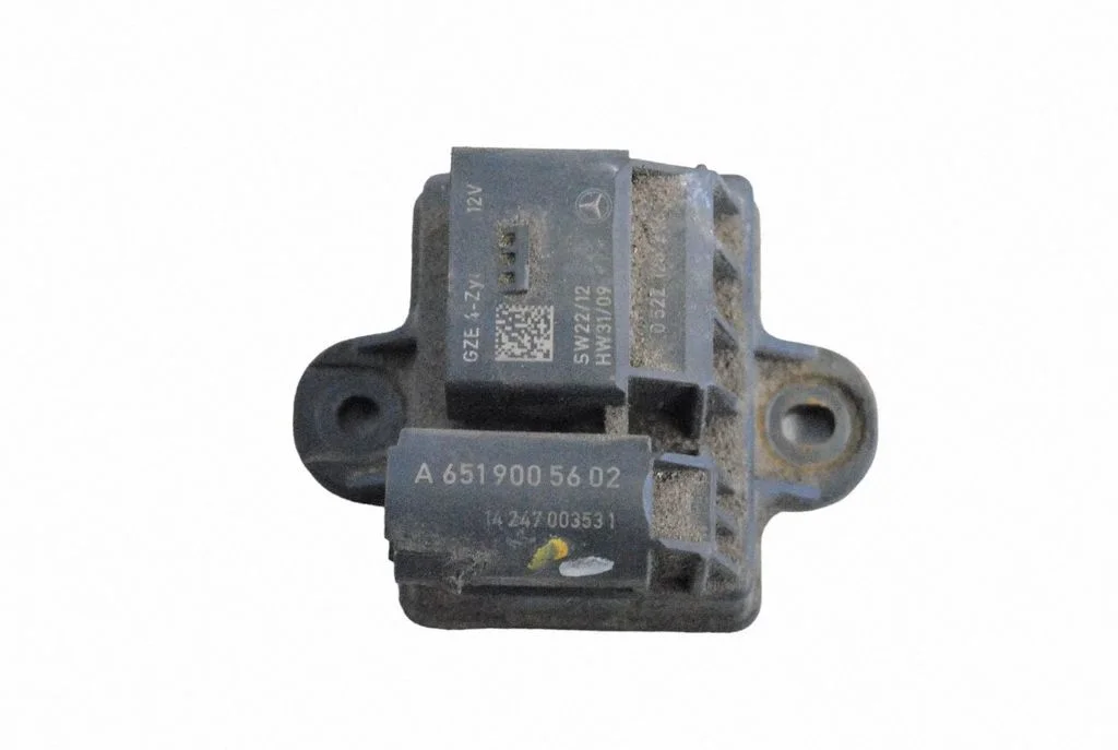 Kvēlsveču priekšuzsildes relejs A6519005602