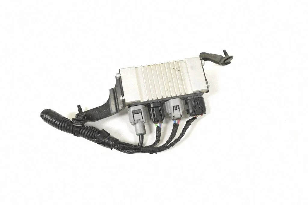 Eelsüüteküünalde relee – Toyota Land Cruiser (J200) (2008-)