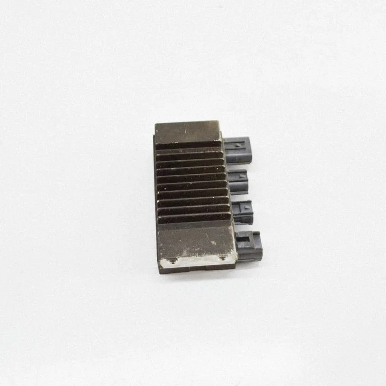 Eelsüüteküünalde relee – Toyota Land Cruiser (J200) (2008-)