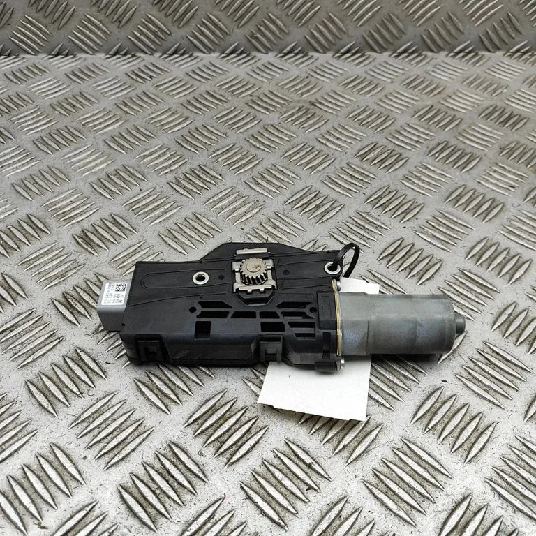 Katuseluugi mootor/ajam HY3253508CA