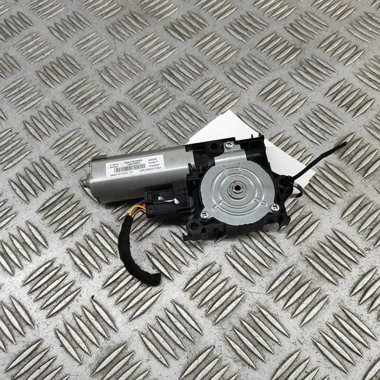 Sunroof motor/actuator LJ6B15B689BA