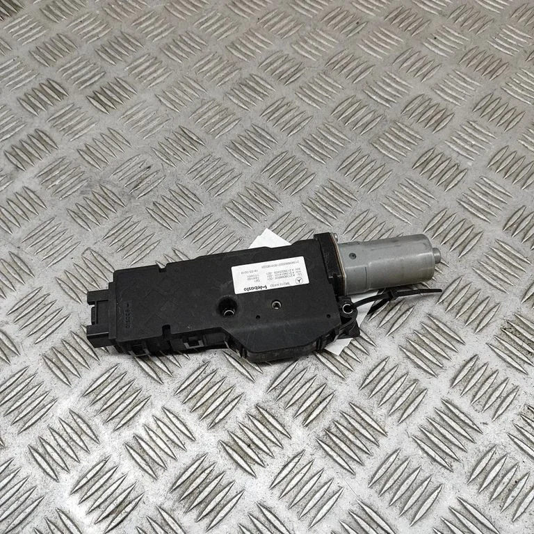 Sunroof motor/actuator – Mercedes-Benz ML-Class W166 (2012-2017)