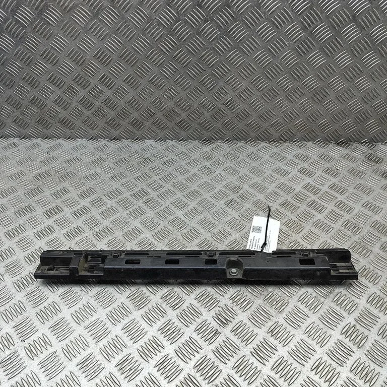 Sill supporting ledge 7426449
