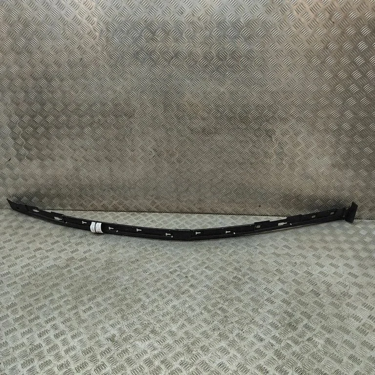 Sill supporting ledge GHP950481