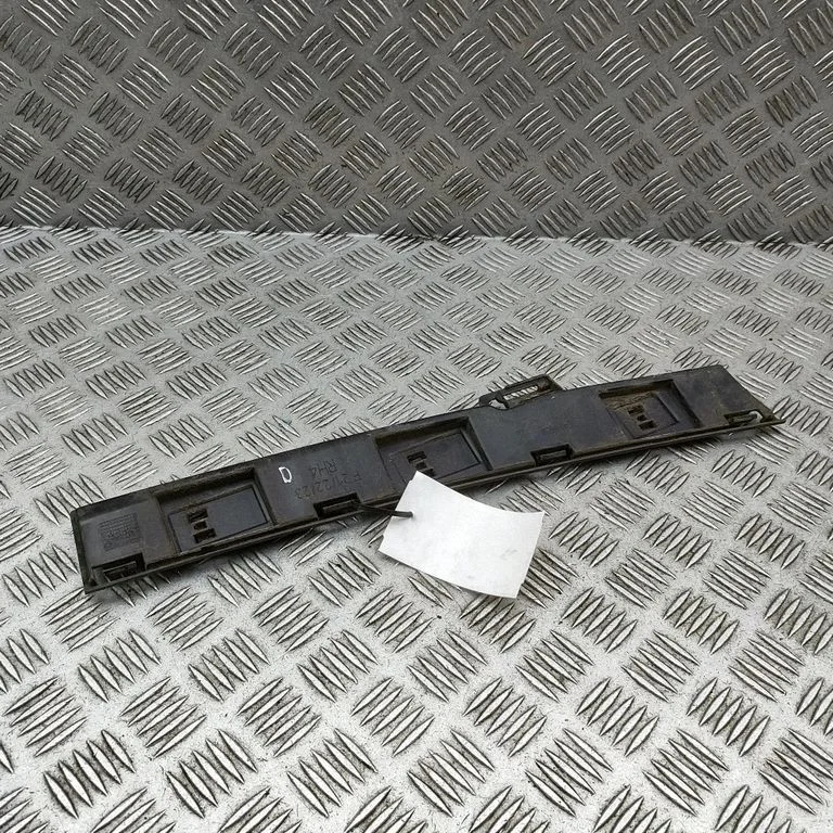 Sliekšņa pastiprinājums 7268078
