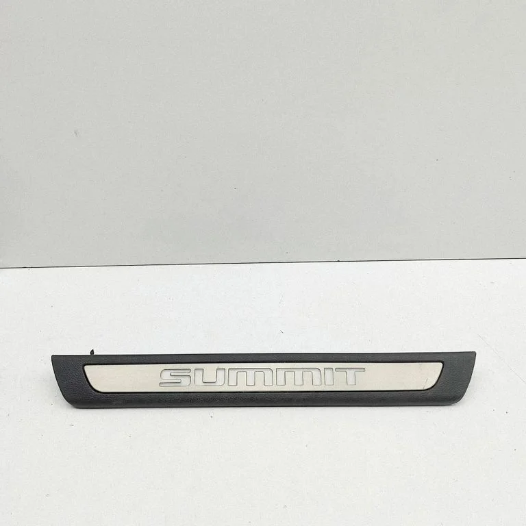 Front sill trim cover 5SQ04DX9AC
