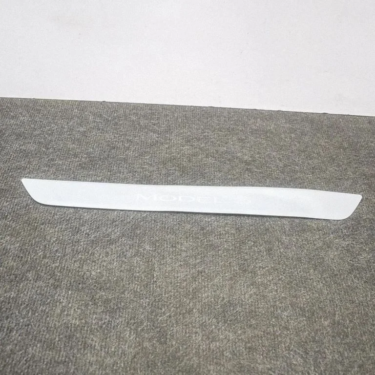 Front sill trim cover – Tesla Model S (2012-)