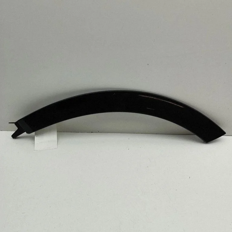 Rear arch trim 7507848030