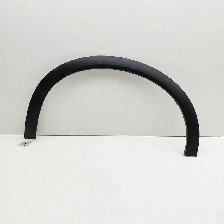 Rear arch trim SC2E5302431
