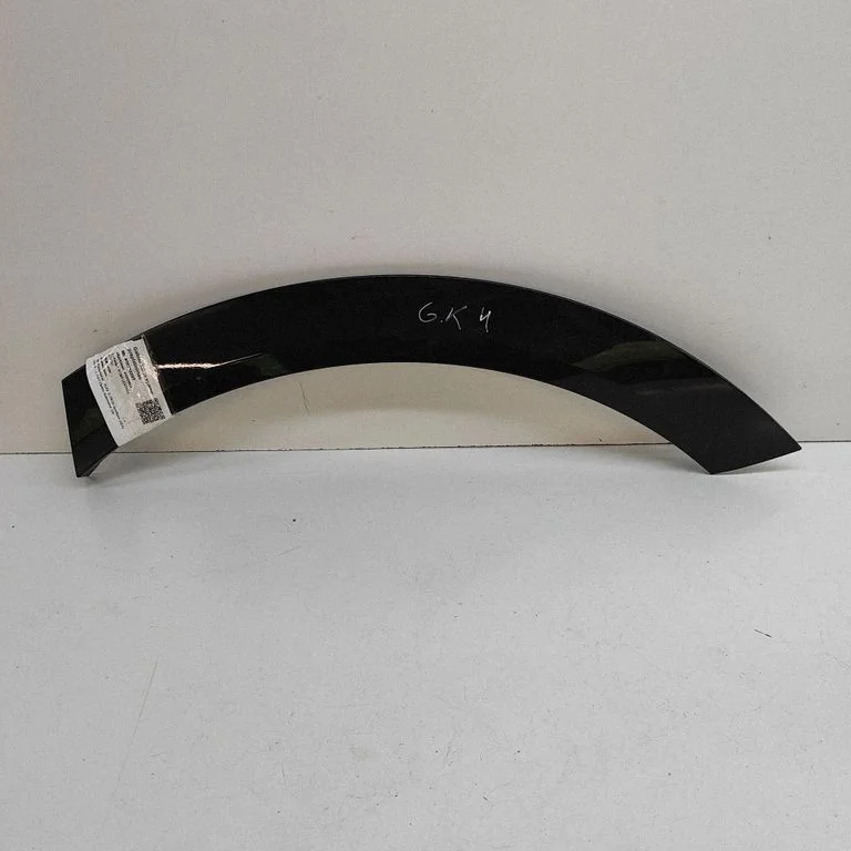 Rear arch trim 4KE853025