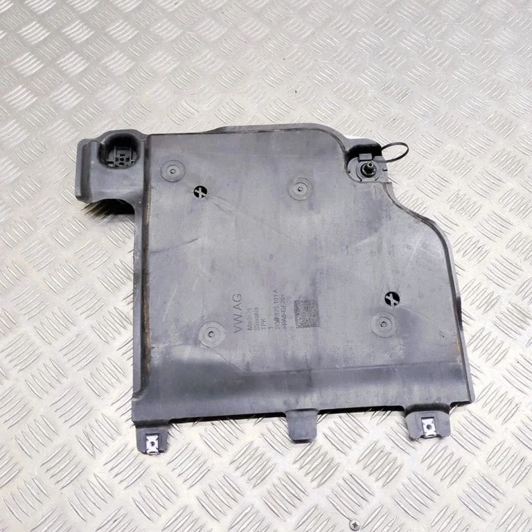 Apakšas aizsargs 2Q0825101A