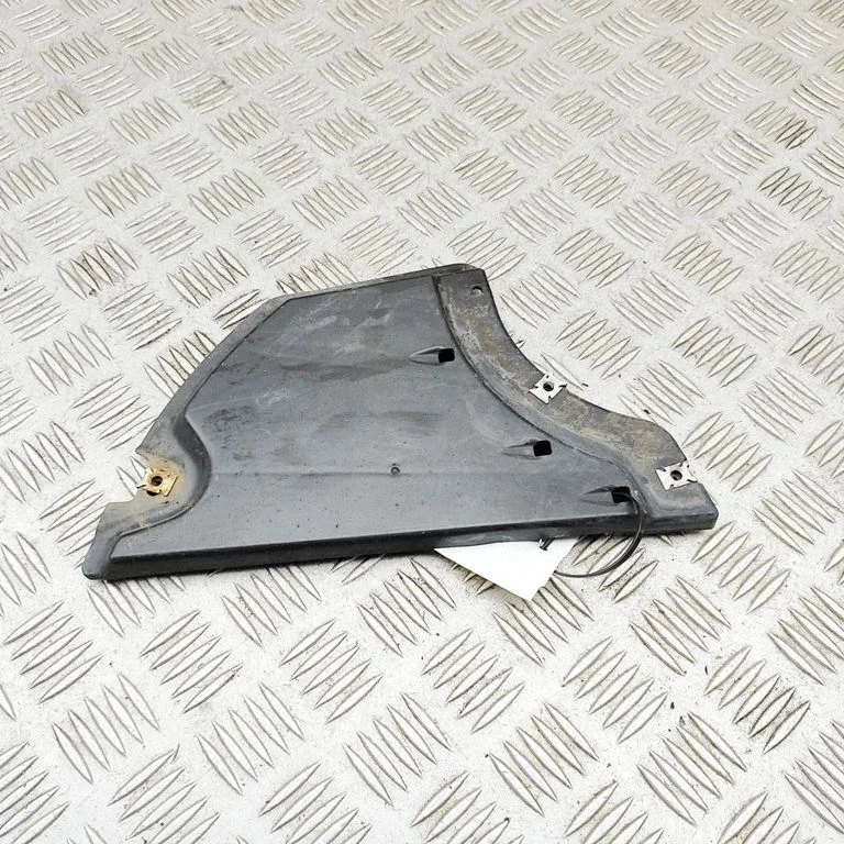 Apakšas aizsargs 83A825220
