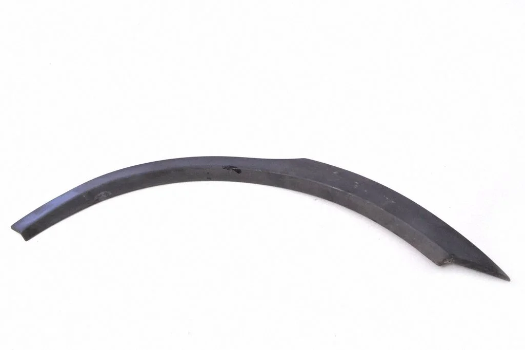 Rear arch trim E84202B000
