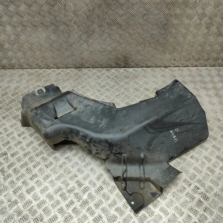 Wykładzina skrzyni ładunkowej 7LA825191B