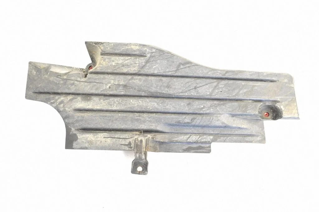 Apakšas aizsargs AV61R11779A