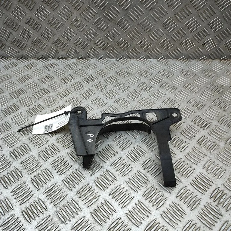 Apakšas aizsargs 8W0863188A