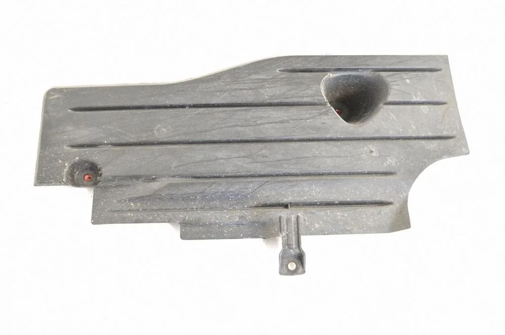 Apakšas aizsargs AV61R11778A