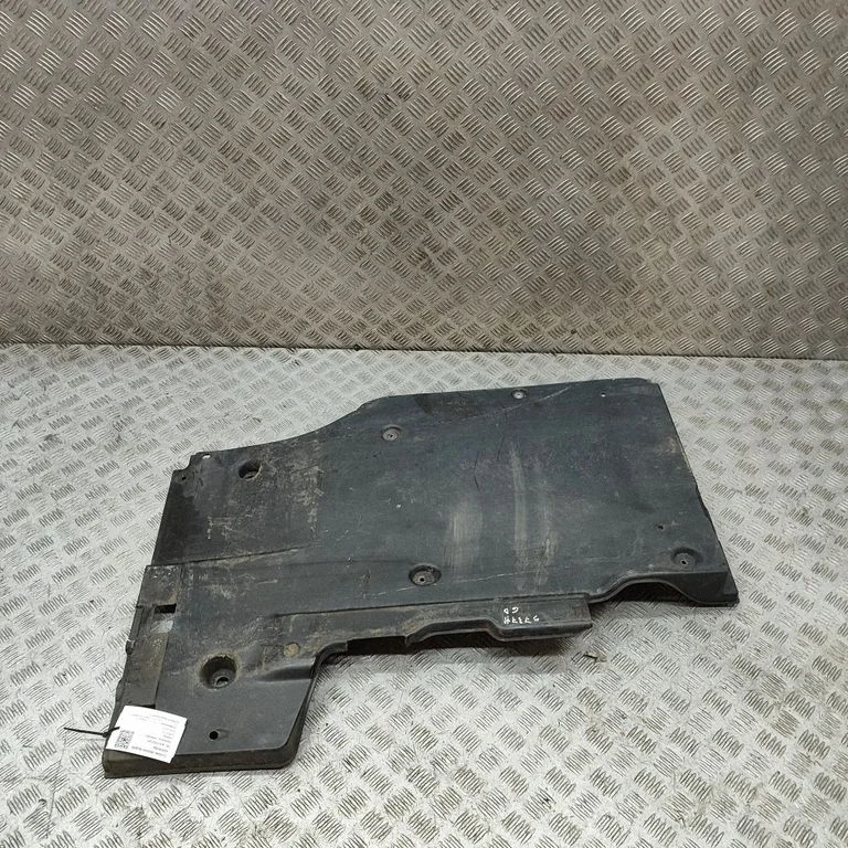 Apakšas aizsargs 5Q0825506E