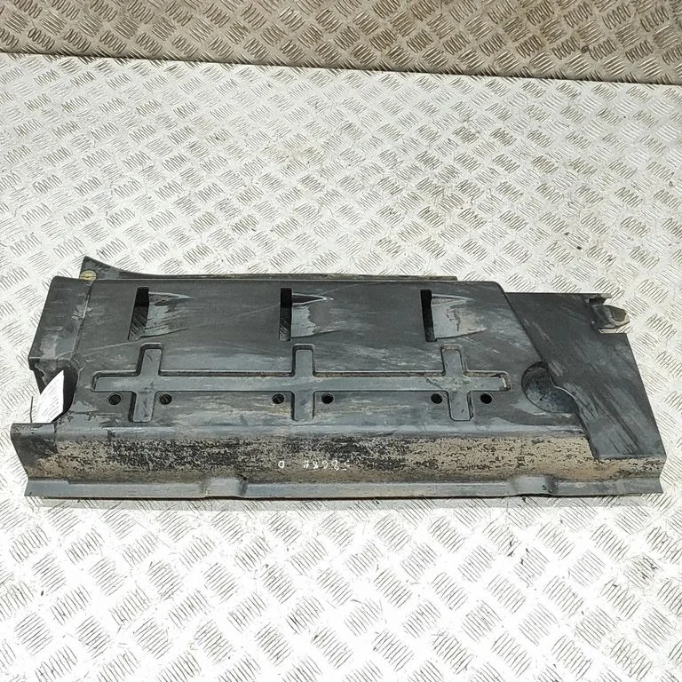 Apakšas aizsargs 7LA825210B