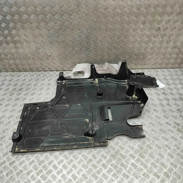 Pikapi kasti põhjakate 7T0825758A