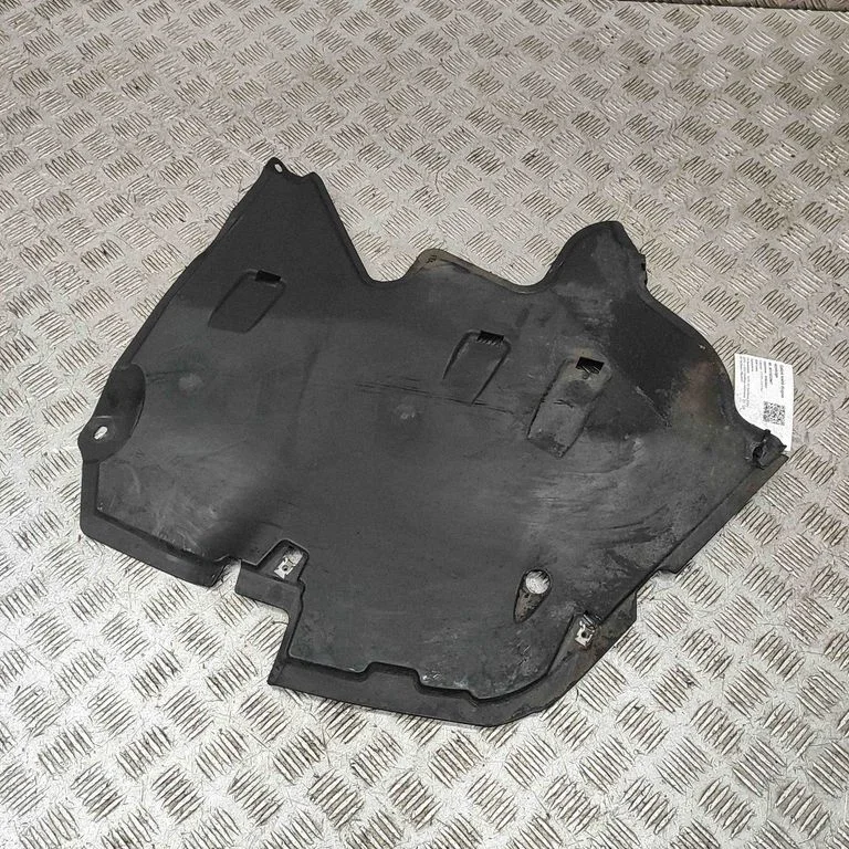 Apakšas aizsargs 8W6825217B