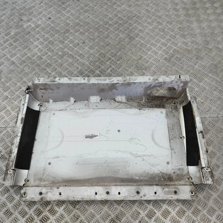 Apakšas aizsargs 6G3338580A